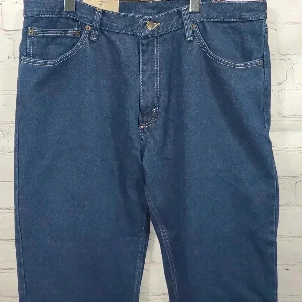 Magellan Outdoors Men's Classic Fit Jeans Size 38x30 NWT - Picture 8 of 11